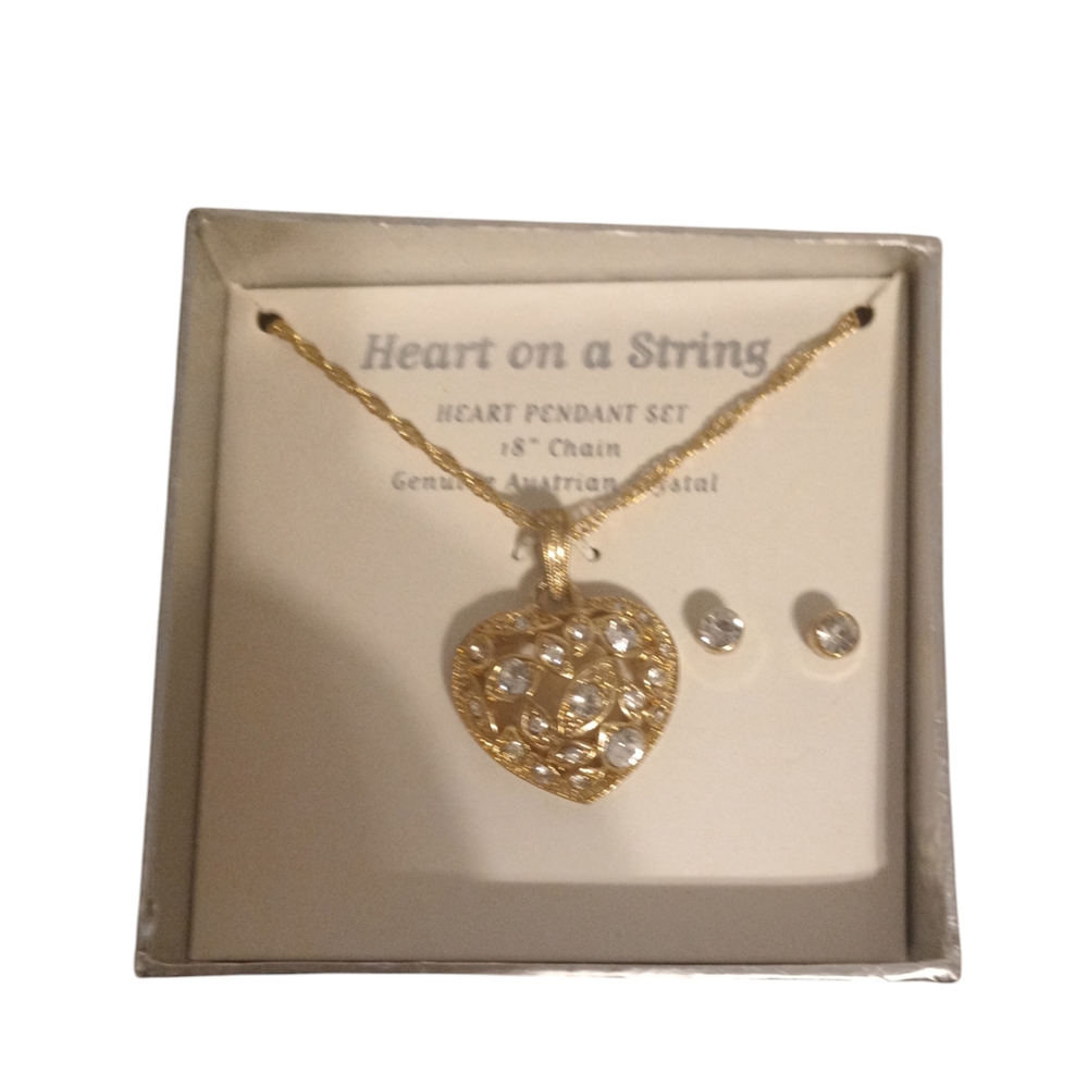 Gold Heart Pendant Necklace with Delicate Chain